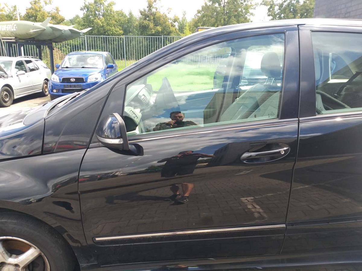 Mercedes B Klasse W245 original Tür vorn links 696 Nachtschwarz Rohbau Bj.2009